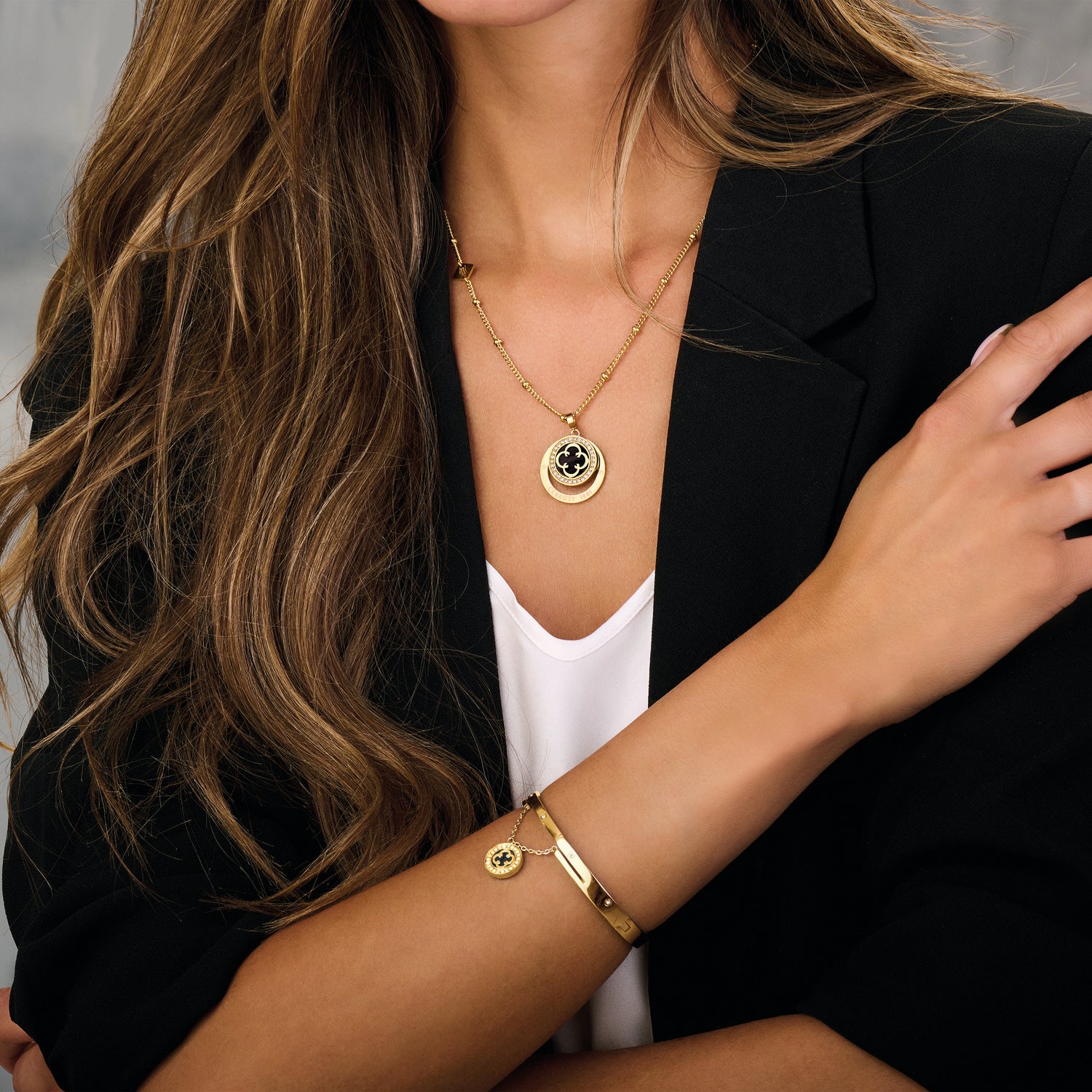 سوار سوار Cerruti منجم سوار سوار Cerruti منجم