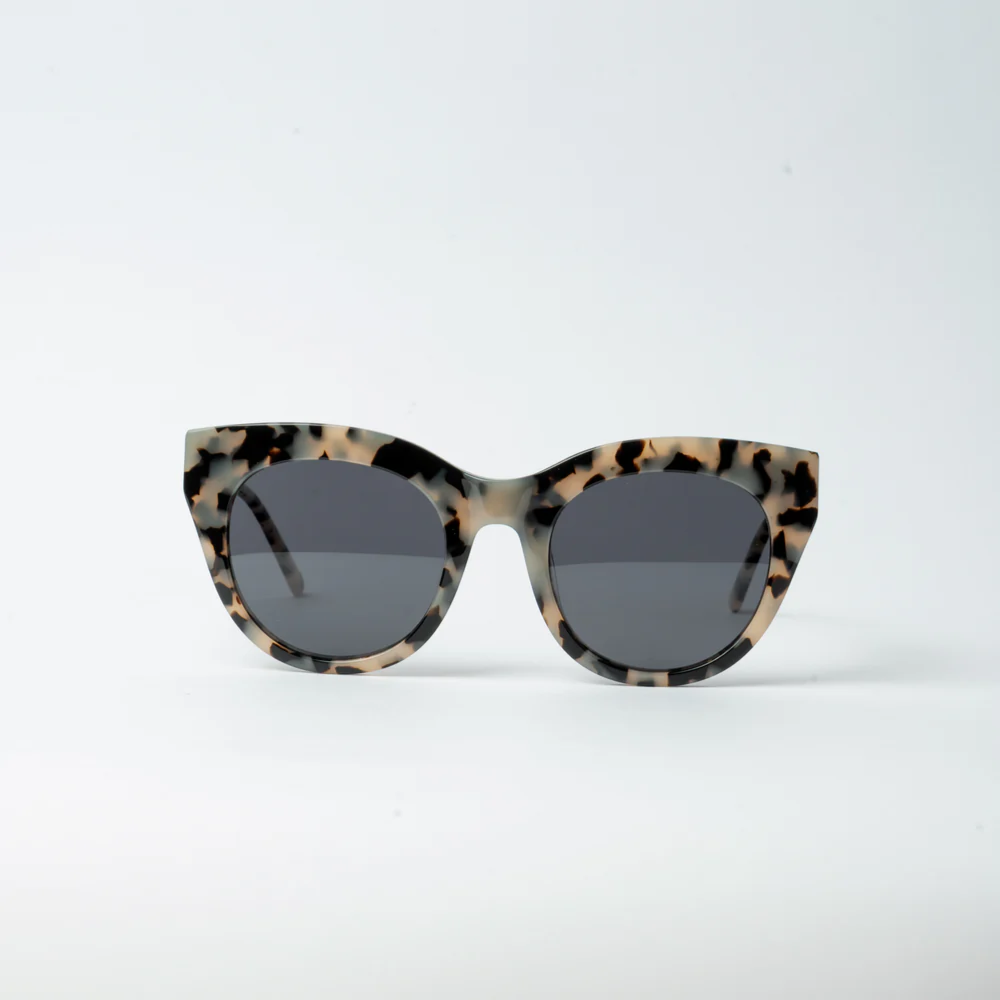 VAYO Luna Polarized Cat-Eye Sunglass for Women Black VAYO Luna Polarized Cat-Eye Sunglass for Women Black