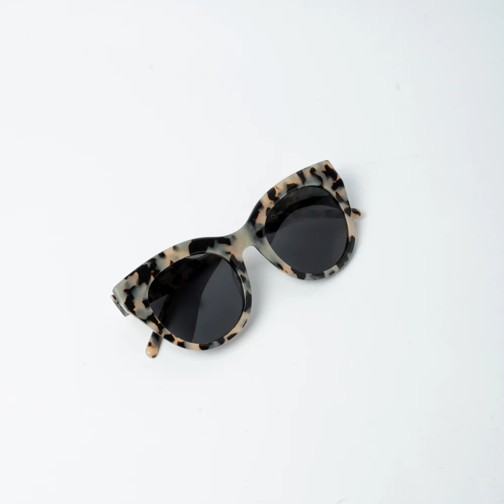 VAYO Luna Polarized Cat-Eye Sunglass for Women Black