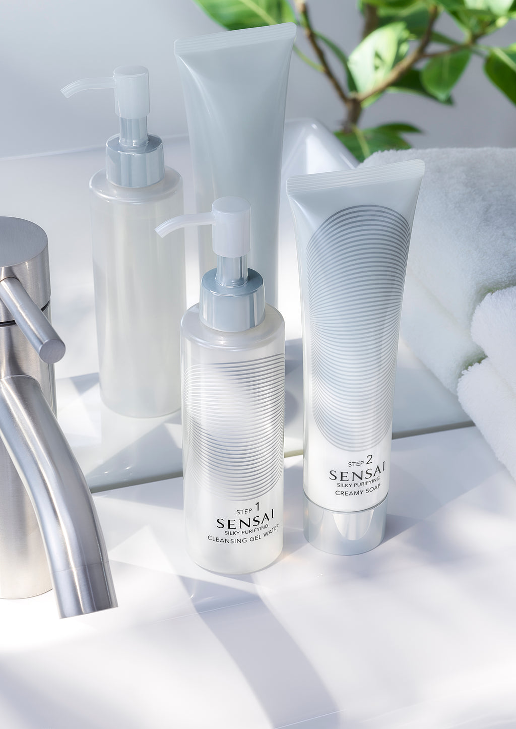 Sensai Silky Purifying Cleansing Gel Water