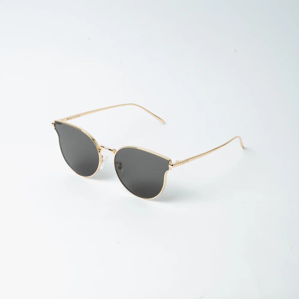 VAYO Soleil Cat Eye Sunglass for Women  Black