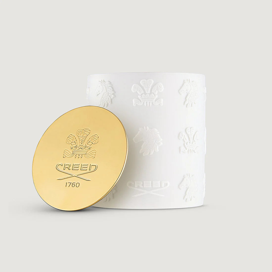 Creed Aventus For Her Scented Candle 220g Secondary image