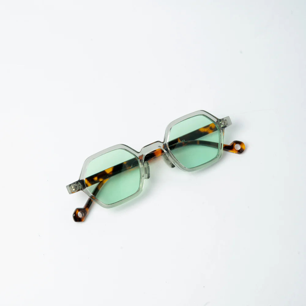 VAYO Edge Where Shape Meets Style Sunglass Green