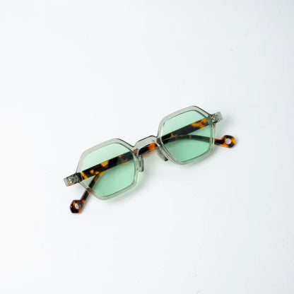 VAYO Edge Where Shape Meets Style Sunglass Green